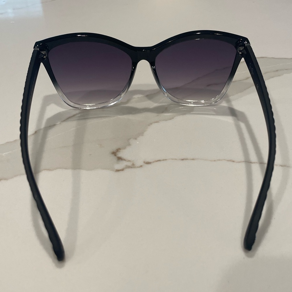 Jessica Simpson Quilted Frame Rectangular Sunglasses - Picture 6 of 6